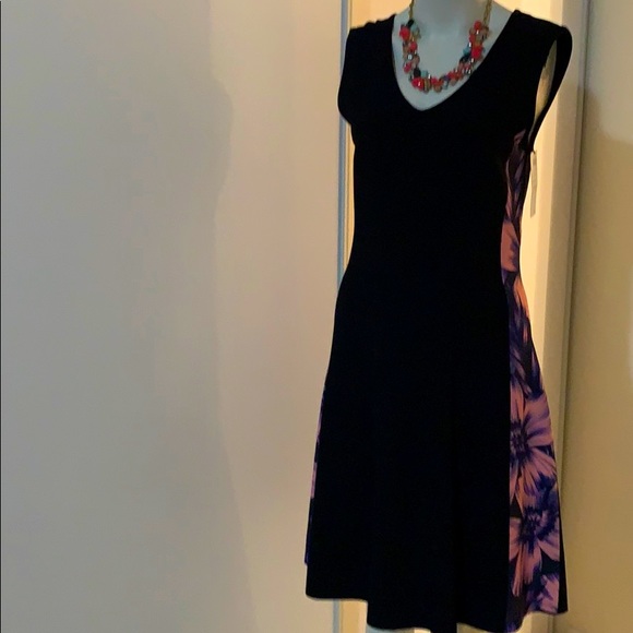 MARCCAIN navy knit dress with stripe on the side - Picture 1 of 7